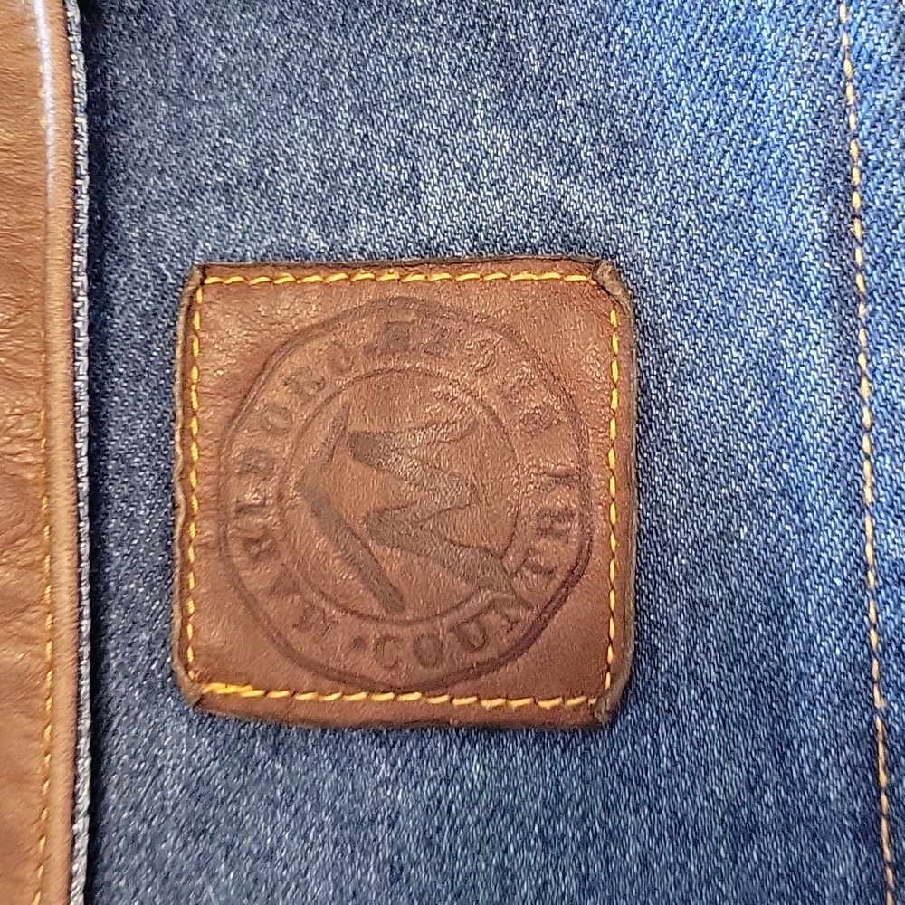 Vintage Marlboro Country Store Denim Jacket with Leather Collar Size Large - Picture 11 of 12